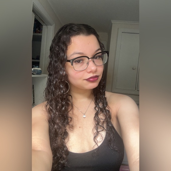 Meet your Posher, Aliyah - Picture 2 of 6